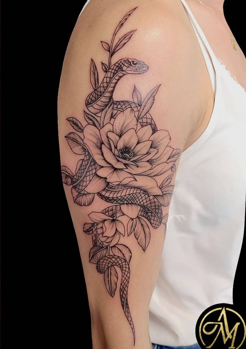tattoo serpent et pivoine